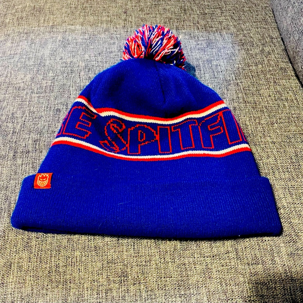 Pom pom blue spitfire beanie